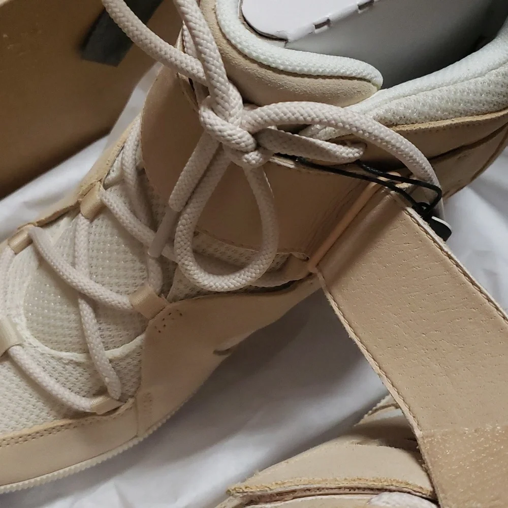 New Sorel hidden wedge sneakers Size 10 1/2